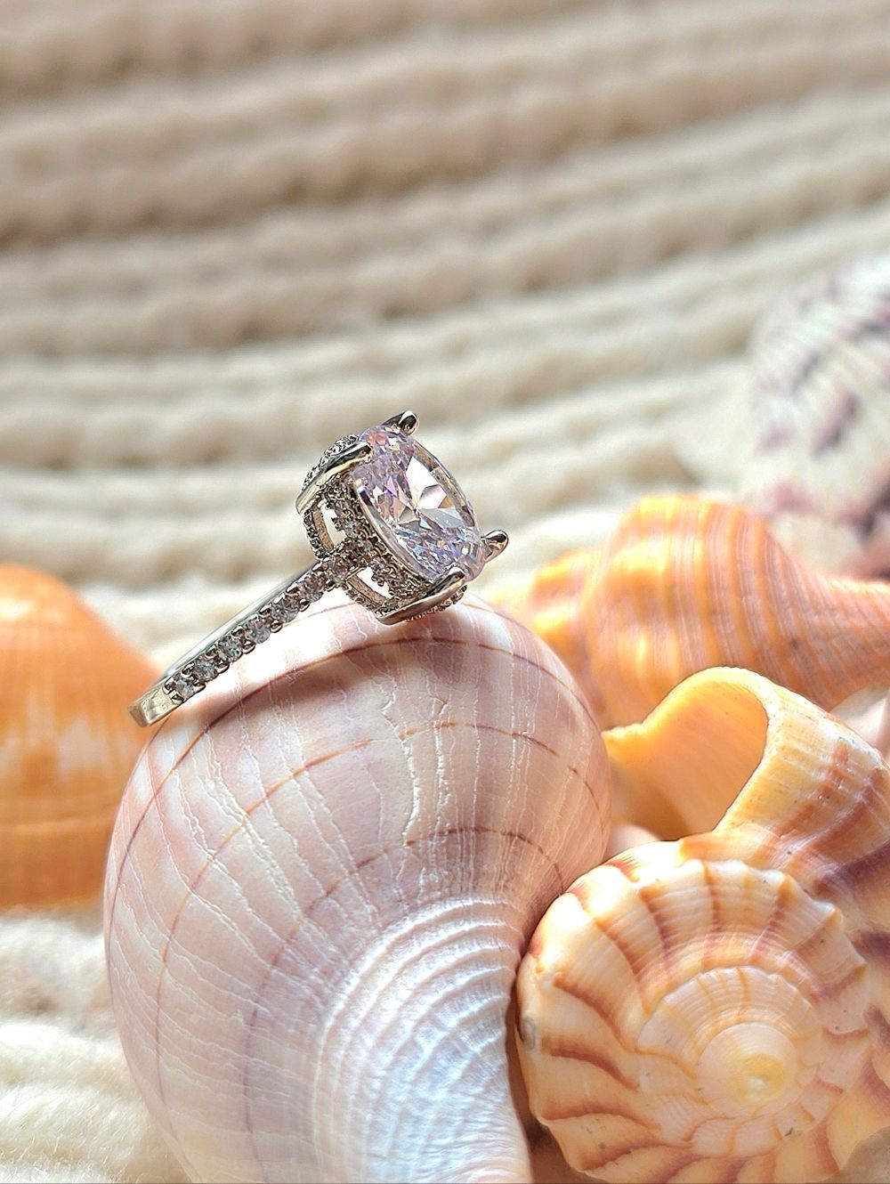 🍒3.5 CT🍒 SIMULATED DIAMOND RING - Picture 6 of 9